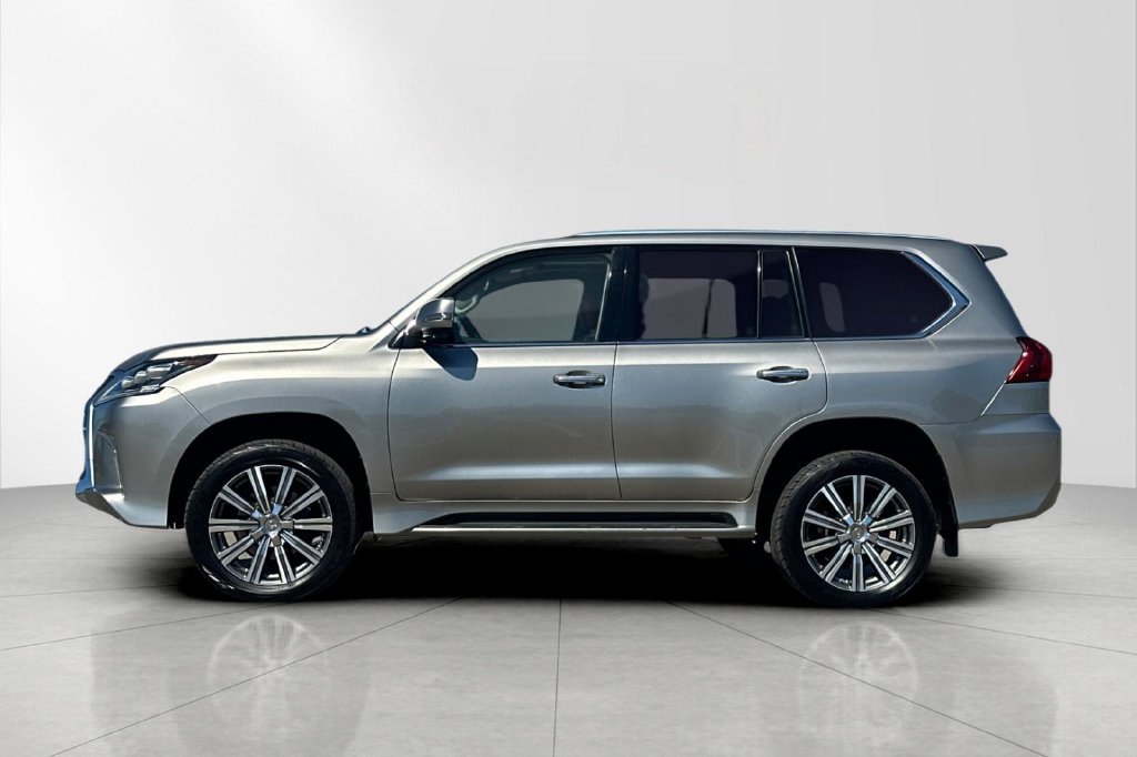 Used 2016 Lexus LX 570 4WD w/ Luxury Package image 3