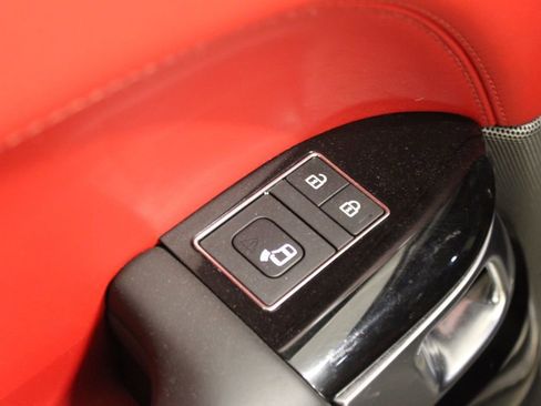 Used 2021 Land Rover Range Rover Sport SVR image 34