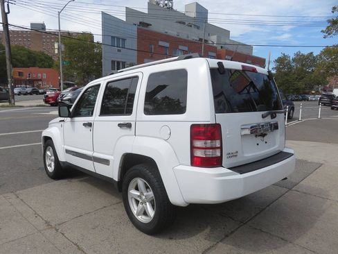 Used 2012 Jeep Liberty Limited AWD/4WD image 5
