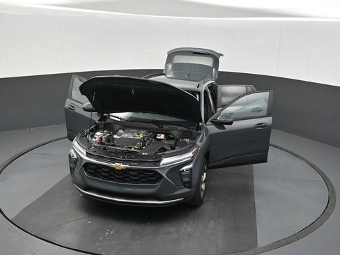New 2026 Chevrolet Trax LT w/ Driver Confidence Package FWD image 27