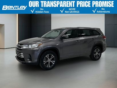 Used 2017 Toyota Highlander LE
