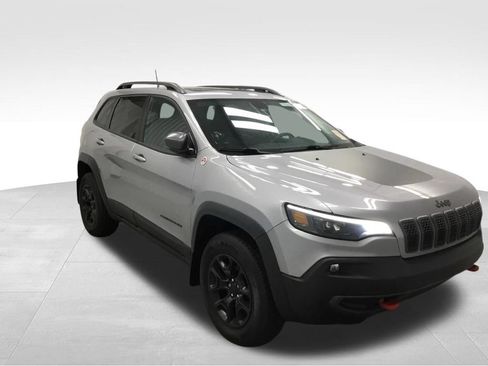 Used 2021 Jeep Cherokee Trailhawk w/ Sun & Sound Group AWD/4WD image 4