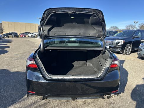 Used 2022 Toyota Camry SE image 10