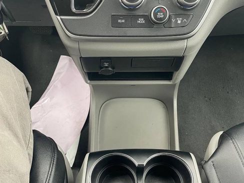Used 2020 Toyota Sienna LE FWD image 20