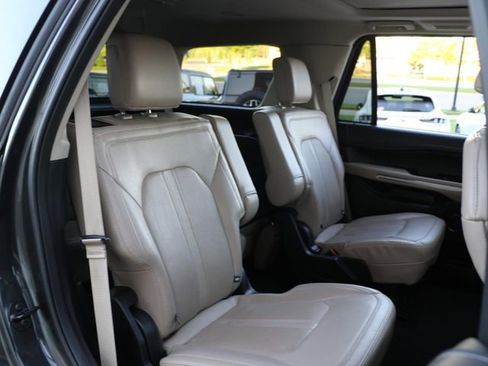 Used 2022 Ford Expedition Limited AWD/4WD image 13