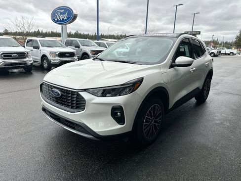 New 2025 Ford Escape SE FWD image 2