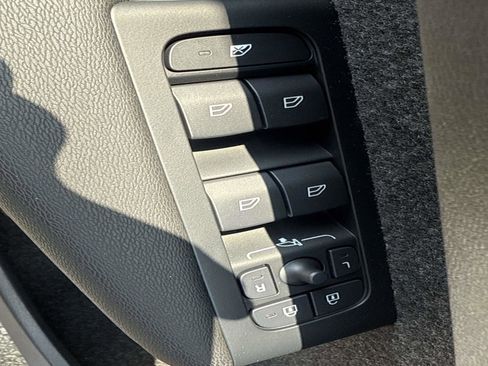 New 2026 Volvo XC40 B5 Plus w/ Protection Package Premier image 18