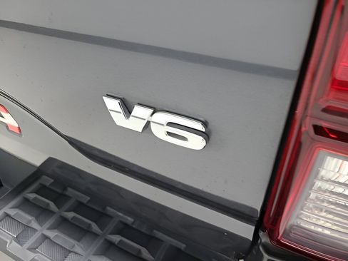 Used 2021 Toyota Tacoma SR5 w/ Technology Package AWD/4WD image 8
