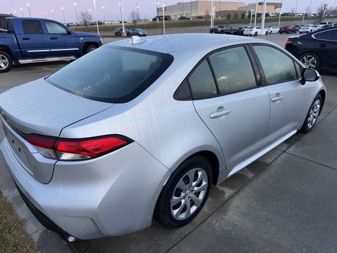 Used 2023 Toyota Corolla LE image 5