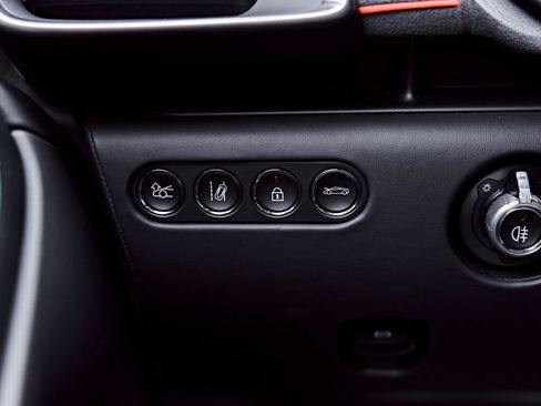 Used 2023 McLaren Artura RWD image 70