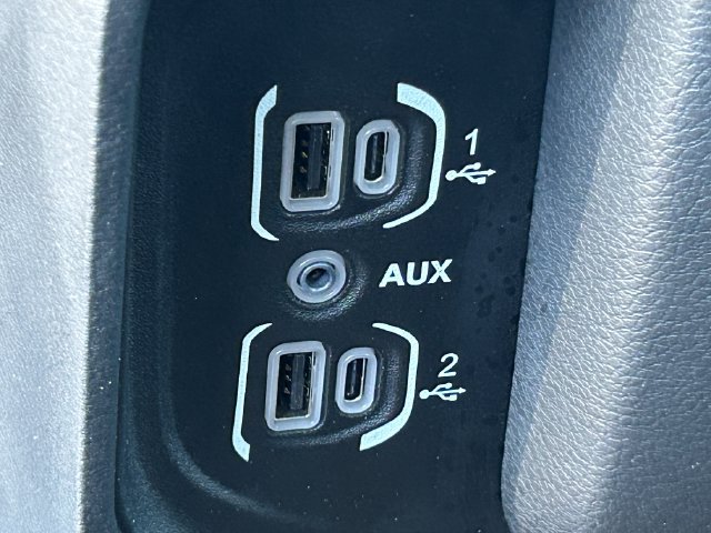 Used 2025 RAM 1500 Laramie AWD/4WD image 19