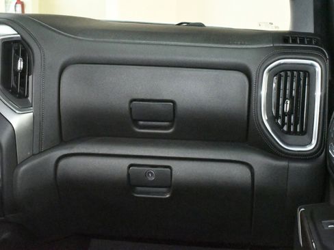 Used 2021 Chevrolet Silverado 1500 LT Trail Boss w/ Convenience Package II image 24