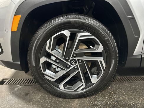 Used 2025 Hyundai Tucson Limited image 25