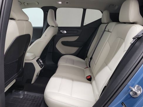 Certified 2024 Volvo XC40 B5 Plus w/ Protection Package Premier image 13