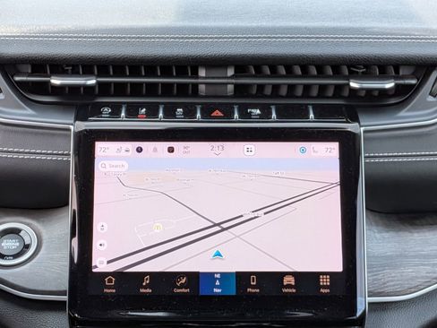 Used 2022 Jeep Grand Cherokee Limited w/ Luxury Tech Group II AWD/4WD image 31