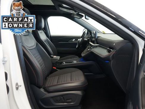 Used 2025 Ford Explorer ST-Line w/ Premium Package image 35