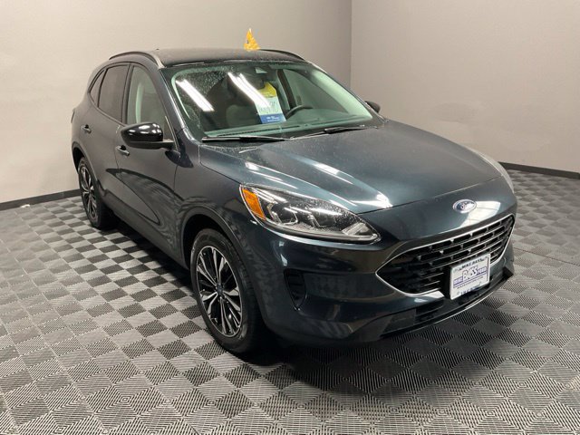 Used 2022 Ford Escape SE w/ SE Sport Appearance Package AWD/4WD image 2