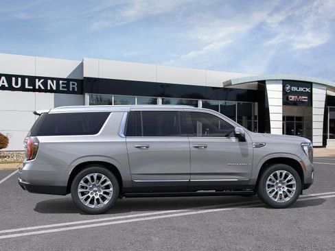 New 2026 GMC Yukon XL Denali w/ Denali Reserve Package image 5