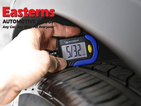 Used 2022 Tesla Model Y Long Range image 19