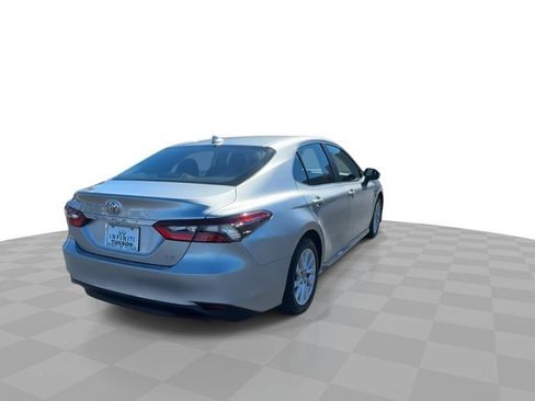 Used 2022 Toyota Camry LE FWD image 8