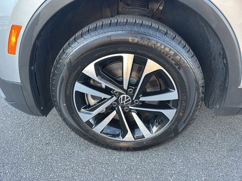 Used 2022 Volkswagen Tiguan S image 29
