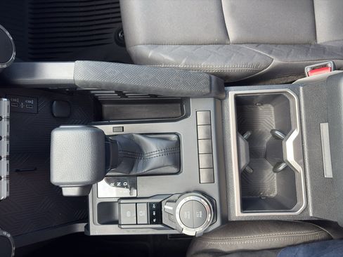 Certified 2025 Toyota Tacoma SR5 AWD/4WD image 15