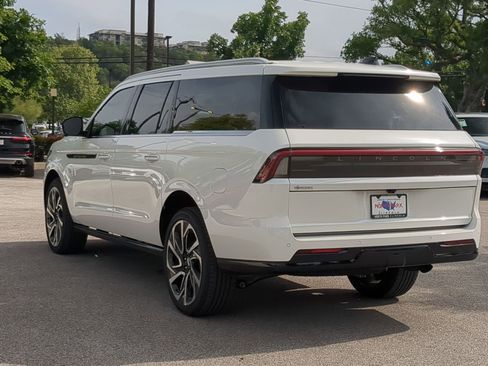 New 2026 Lincoln Navigator L Black Label AWD/4WD image 5