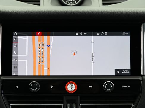 Used 2025 Porsche Macan image 43