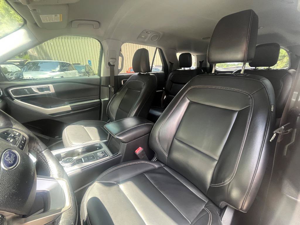 Used 2021 Ford Explorer XLT w/ Equipment Group 202A AWD/4WD image 26