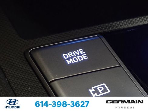 Used 2025 Hyundai Elantra SE FWD image 31