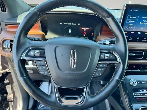 Used 2022 Lincoln Nautilus Reserve w/ Equipment Group 201A image 13