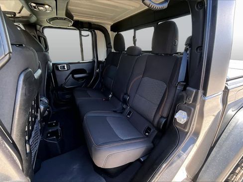 Used 2023 Jeep Gladiator Mojave w/ Trailer Tow Package AWD/4WD image 19