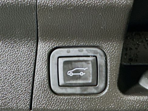 Used 2019 GMC Acadia Denali image 29