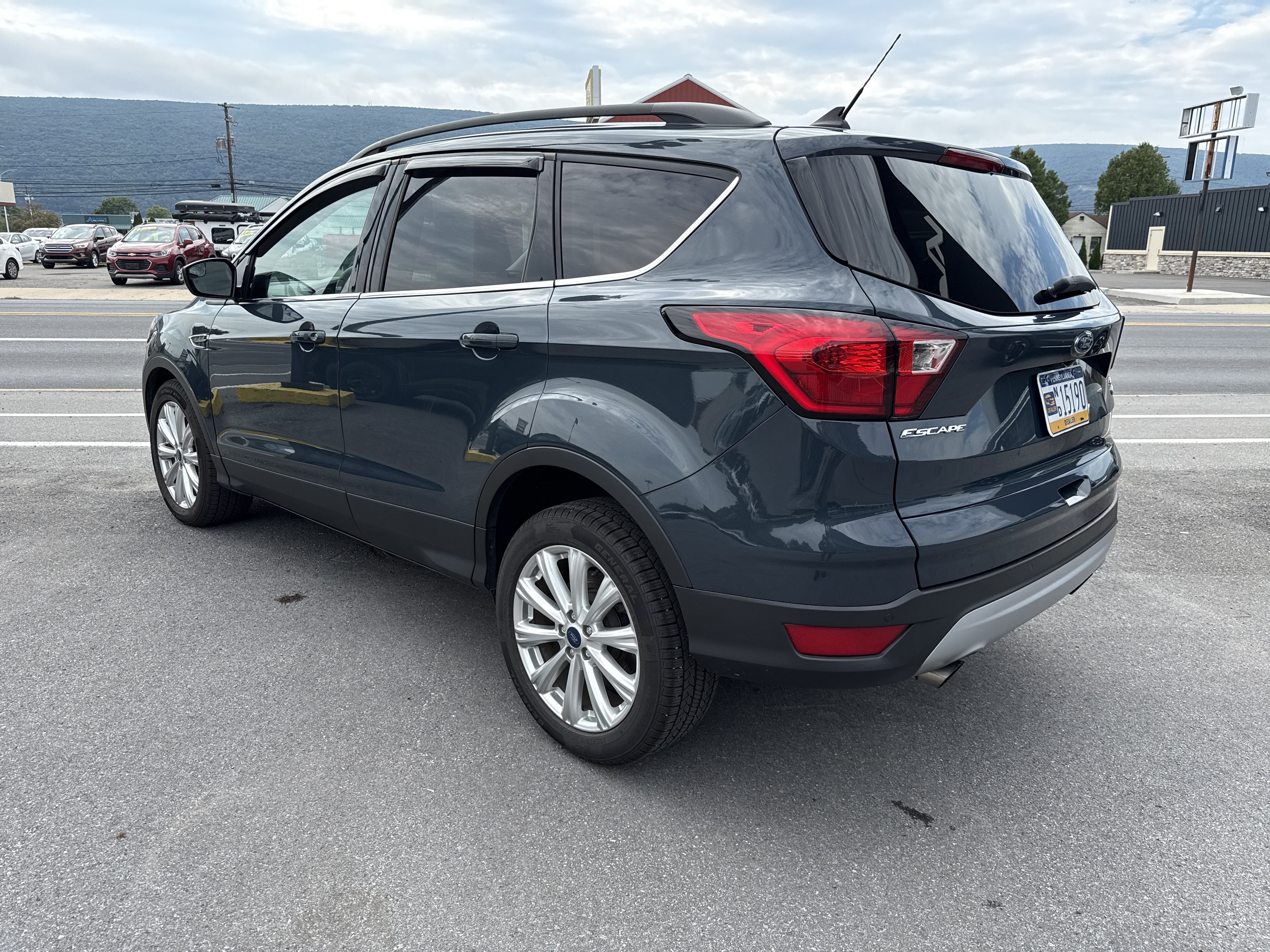 Used 2019 Ford Escape SEL AWD/4WD image 6