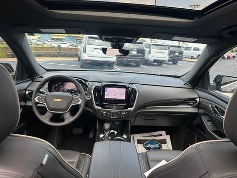 Used 2023 Chevrolet Traverse Premier AWD/4WD image 14