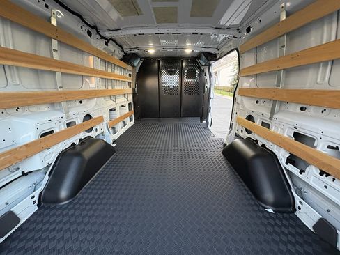 Used 2024 Ford Transit 250 Low Roof w/ Exterior Upgrade Package image 26