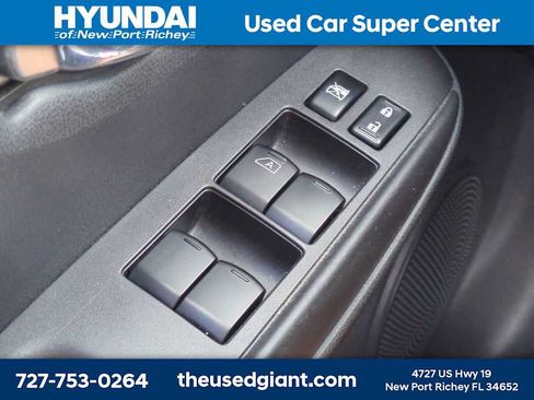 Used 2015 Nissan Versa Note SV w/ SV Convenience Package FWD image 22