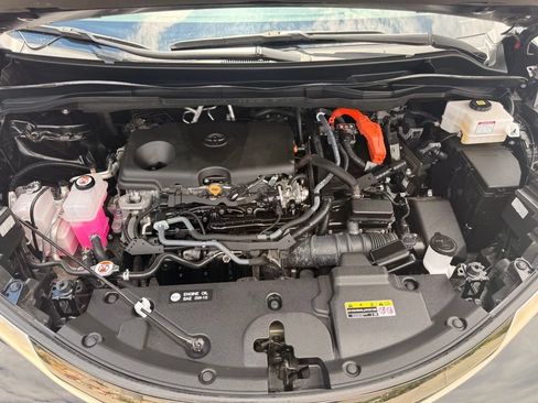 Used 2023 Toyota Sienna Platinum AWD/4WD image 36