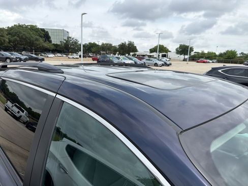 Used 2025 Toyota Sienna XLE FWD image 5