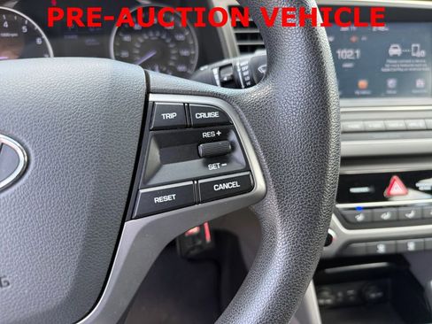 Used 2017 Hyundai Elantra SE FWD image 22