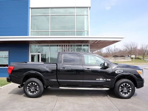 Used 2016 Nissan Titan PRO-4X w/ Pro-4x Convenience Package image 2