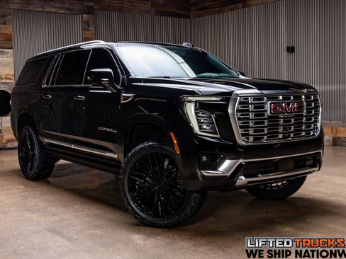 Used 2026 GMC Yukon XL Denali w/ Sun & Power Step Package AWD/4WD image 1