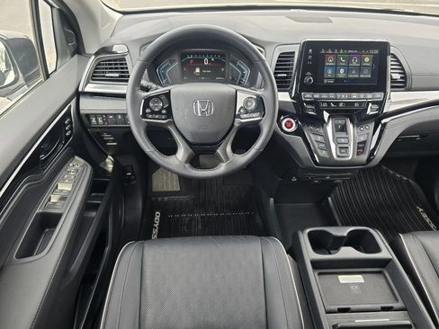 Used 2023 Honda Odyssey Elite image 14