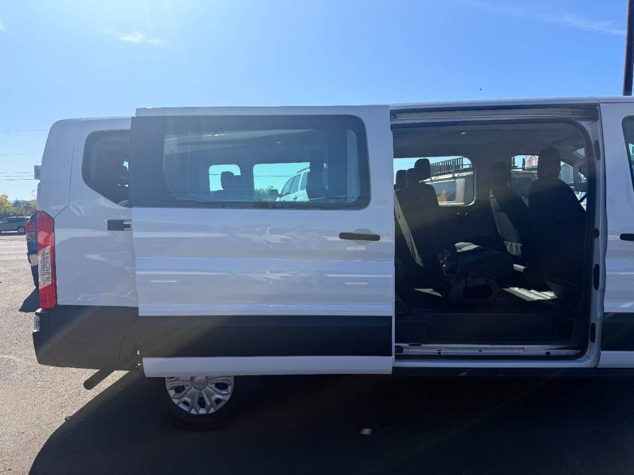 Used 2024 Ford Transit 350 XLT RWD image 7