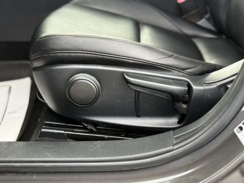 Used 2020 MAZDA MAZDA3 Sedan w/ Select Package FWD image 18