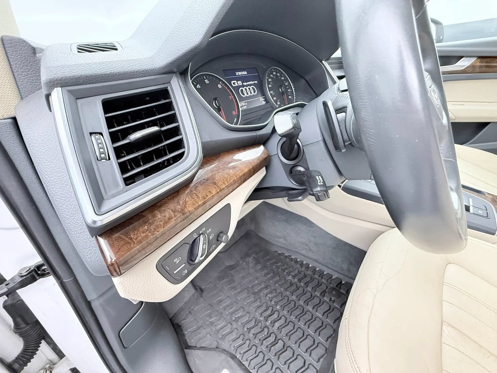 Used 2018 Audi Q5 2.0T Premium w/ Convenience Package AWD/4WD image 21