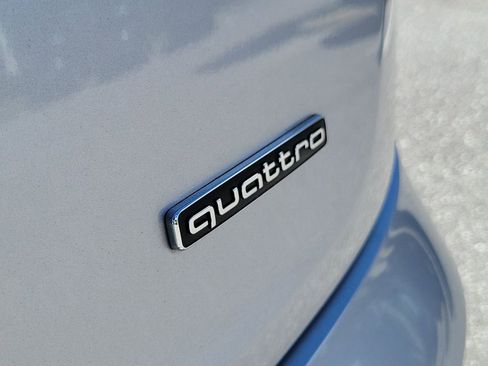 Used 2023 Audi Q5 2.0T Premium w/ Convenience Package image 6