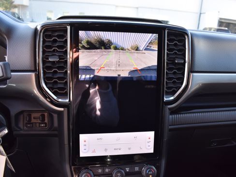 Used 2024 Ford Ranger XLT w/ FX4 Off-Road Package image 18