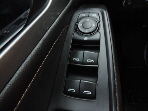 Used 2020 Chevrolet Traverse RS image 28