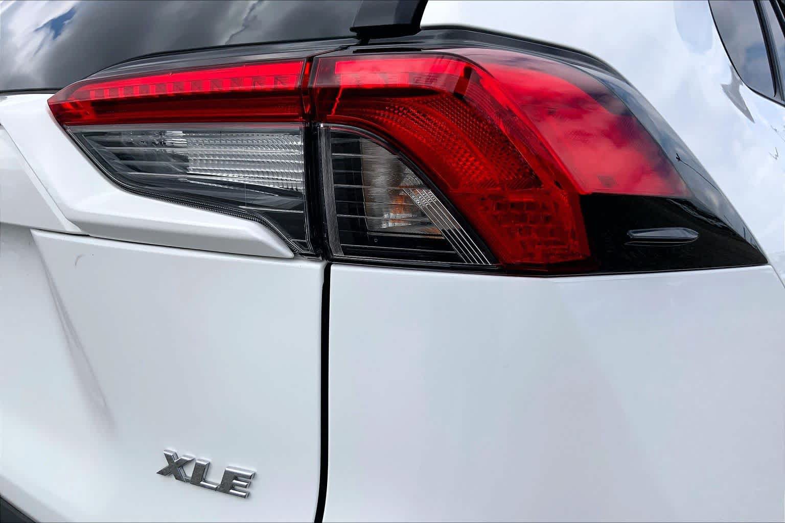 Used 2025 Toyota RAV4 XLE w/ Convenience Package FWD image 10